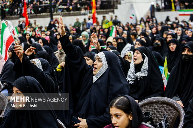 گردهمایی بسیجیان قم به مناسبت هفته بسیج