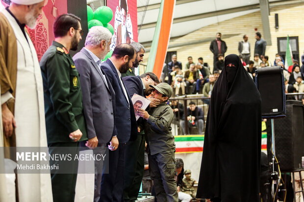 گردهمایی بسیجیان قم به مناسبت هفته بسیج