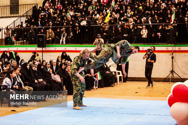 گردهمایی بسیجیان قم به مناسبت هفته بسیج