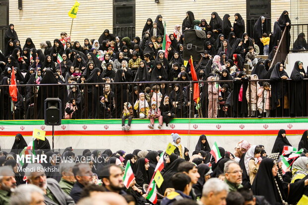 گردهمایی بسیجیان قم به مناسبت هفته بسیج