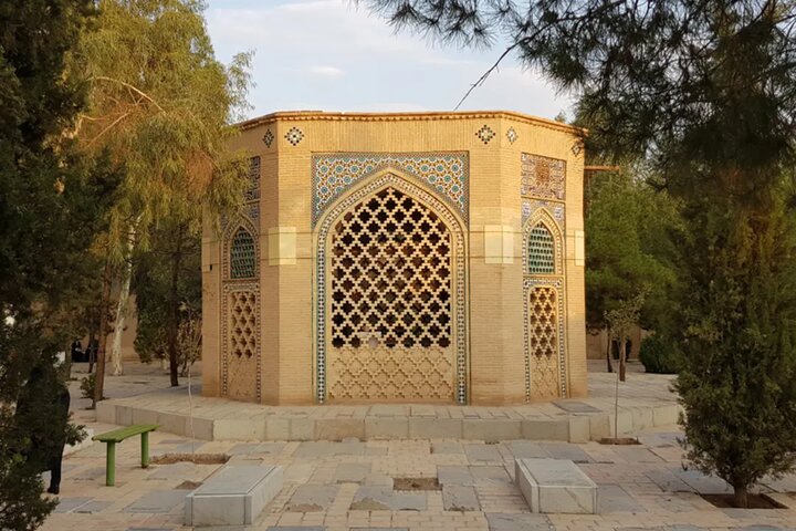 «ربابه الهی»؛ بانویی که راه معرفت زنان را هموار کرد