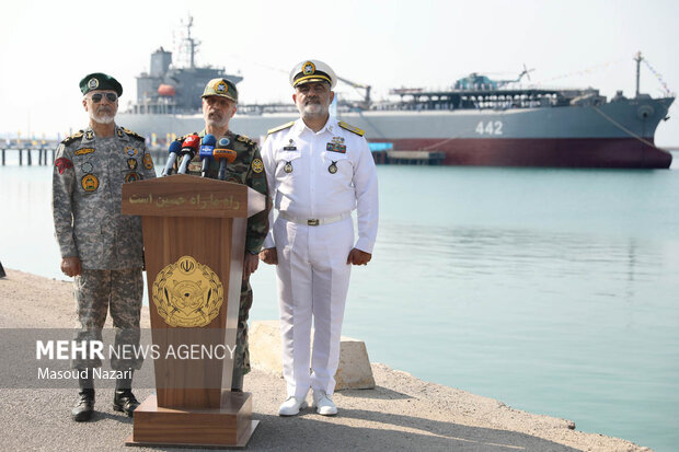 الحاق پایگاه شناوری «کردستان»  و ناوشکن «سهند» به نیروی دریایی ارتش