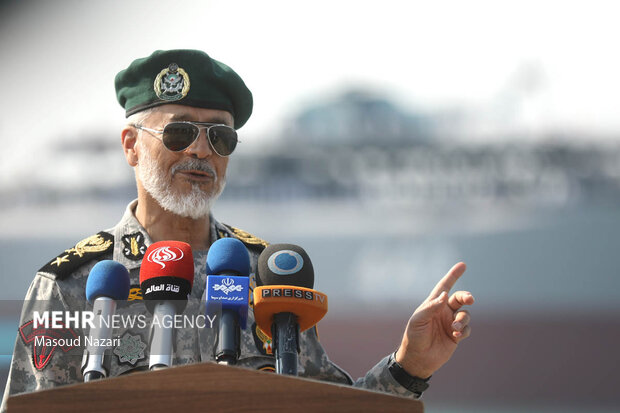 الحاق پایگاه شناوری «کردستان»  و ناوشکن «سهند» به نیروی دریایی ارتش