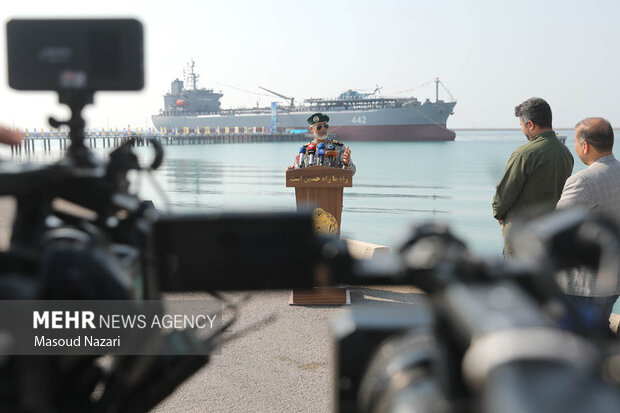 الحاق پایگاه شناوری «کردستان»  و ناوشکن «سهند» به نیروی دریایی ارتش