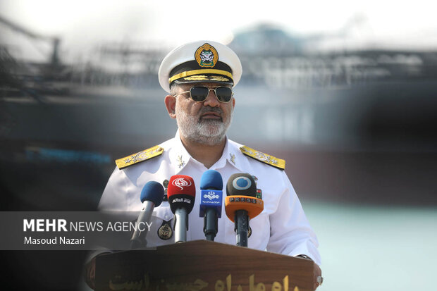 الحاق پایگاه شناوری «کردستان»  و ناوشکن «سهند» به نیروی دریایی ارتش