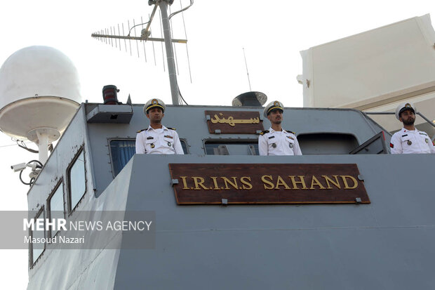 الحاق پایگاه شناوری «کردستان»  و ناوشکن «سهند» به نیروی دریایی ارتش