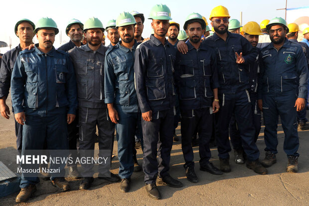 الحاق پایگاه شناوری «کردستان»  و ناوشکن «سهند» به نیروی دریایی ارتش