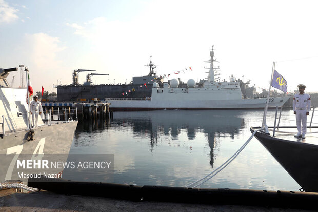 الحاق پایگاه شناوری «کردستان»  و ناوشکن «سهند» به نیروی دریایی ارتش