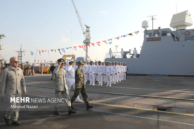 الحاق پایگاه شناوری «کردستان»  و ناوشکن «سهند» به نیروی دریایی ارتش