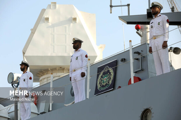 الحاق پایگاه شناوری «کردستان»  و ناوشکن «سهند» به نیروی دریایی ارتش