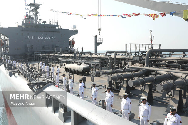 الحاق پایگاه شناوری «کردستان»  و ناوشکن «سهند» به نیروی دریایی ارتش