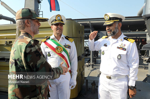 الحاق پایگاه شناوری «کردستان»  و ناوشکن «سهند» به نیروی دریایی ارتش