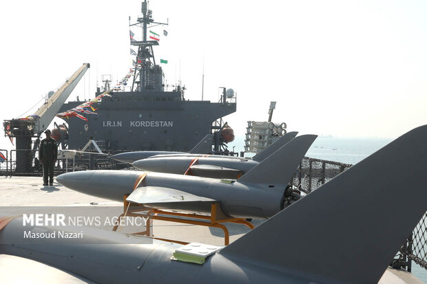 الحاق پایگاه شناوری «کردستان»  و ناوشکن «سهند» به نیروی دریایی ارتش