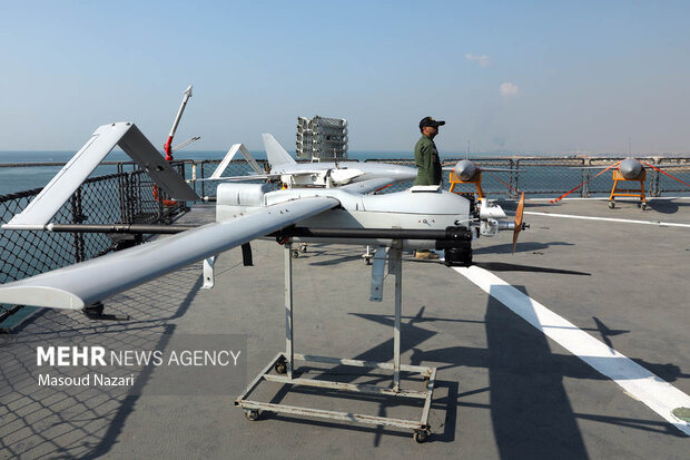 الحاق پایگاه شناوری «کردستان»  و ناوشکن «سهند» به نیروی دریایی ارتش