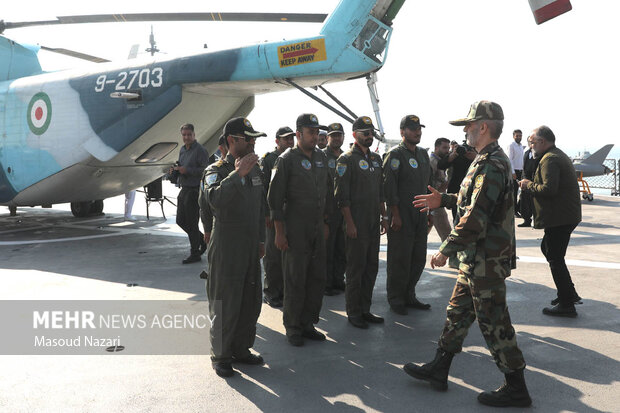 الحاق پایگاه شناوری «کردستان»  و ناوشکن «سهند» به نیروی دریایی ارتش