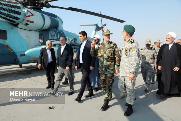 الحاق پایگاه شناوری «کردستان»  و ناوشکن «سهند» به نیروی دریایی ارتش