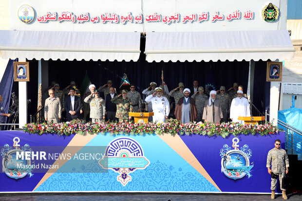 الحاق پایگاه شناوری «کردستان»  و ناوشکن «سهند» به نیروی دریایی ارتش