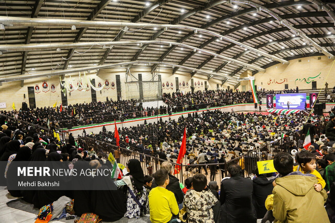 گردهمایی بسیجیان قم به مناسبت هفته بسیج