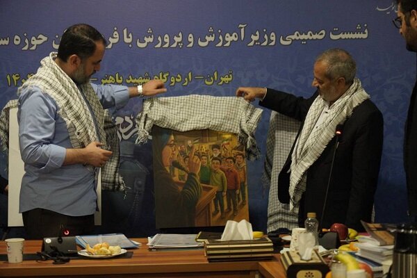 رويداد،معلمان،مقاومت،تجربيات،وزير