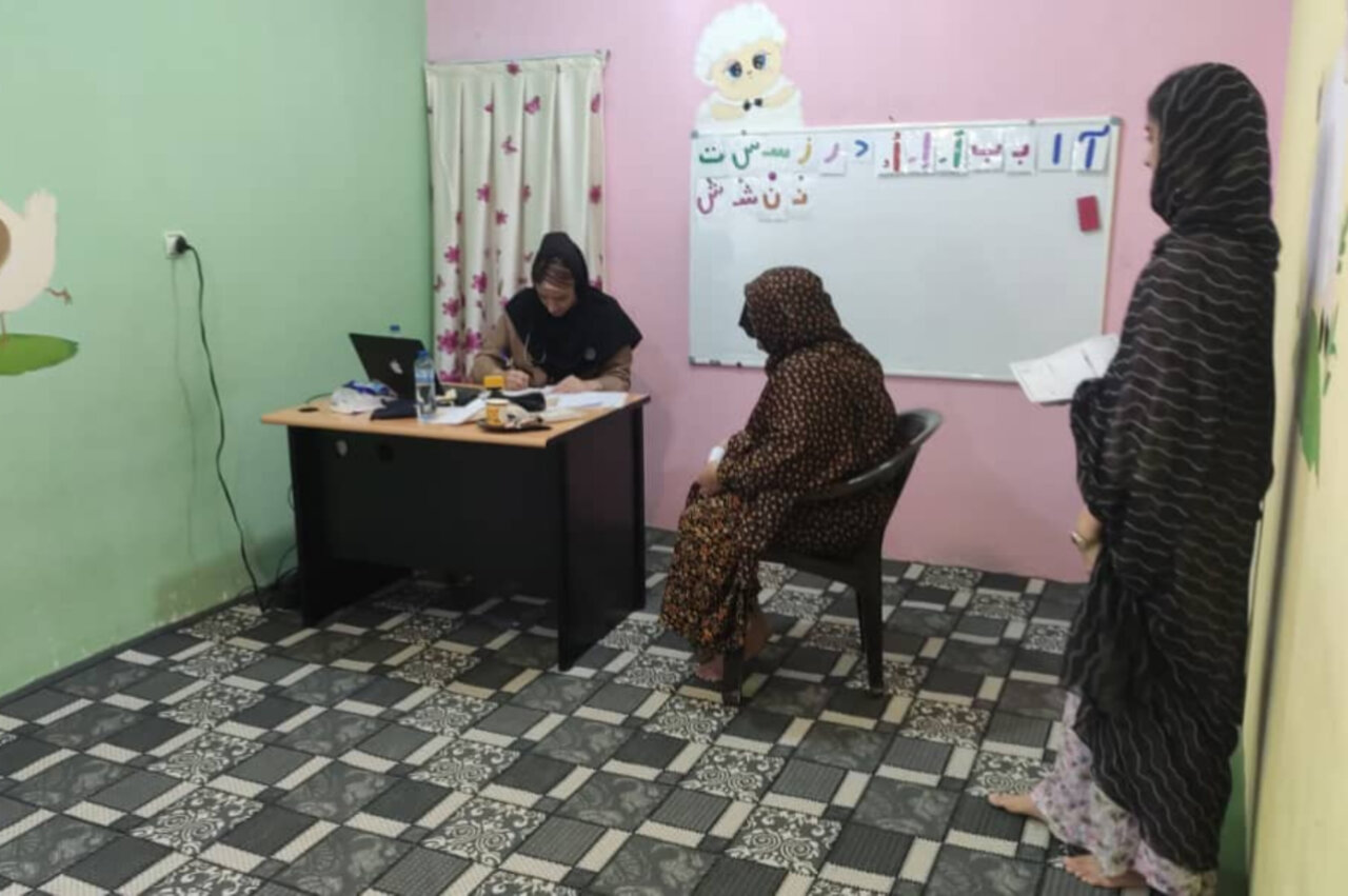بیش از ۹۷۰ نفر در کاروان سلامت قشم خدمات رایگان دریافت کردند بیش از ۹۷۰ نفر در کاروان سلامت قشم خدمات رایگان دریافت کردند