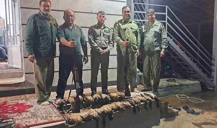 دستگیری شکارچیان متخلف و کشف ۲۱ لاشه پرنده در سیاه کشیم صومعه‌سرا