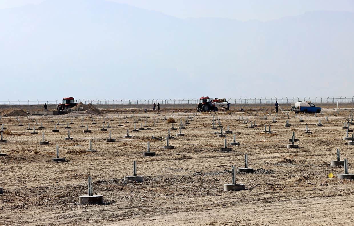 فرماندار دشتی: پیشرفت نیروگاه‌های خورشیدی مطلوب است