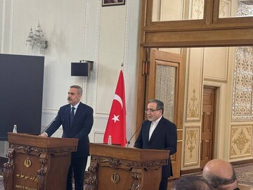 Iranian, Turkish FMs urge action to end Israel crimes in Gaza