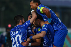 ساپینتو باید مشکل آقاسی را در تیم حل می کرد/ خط دفاع پرسپولیس ضعف دارد