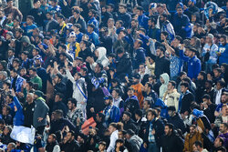 هجوم هواداران استقلال صدای ساپینتو را درآورد/دو مصدوم در کاروان آبی‌ها