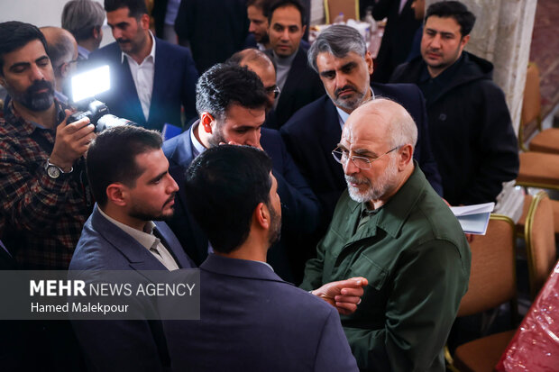 نشست صمیمانه رئیس مجلس با مدیران رسانه‌های کشور