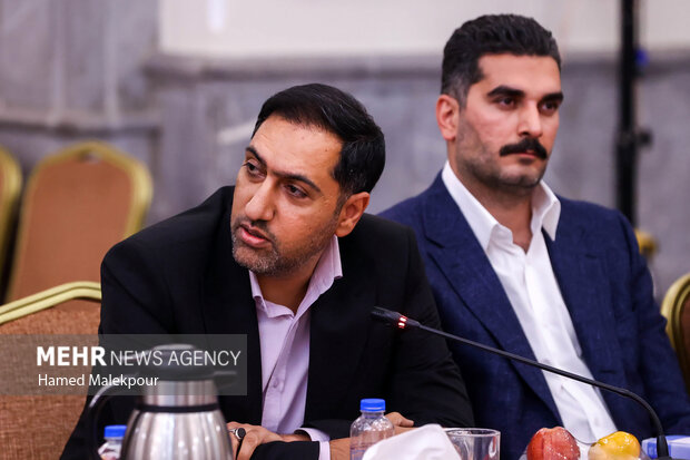 نشست صمیمانه رئیس مجلس با مدیران رسانه‌های کشور