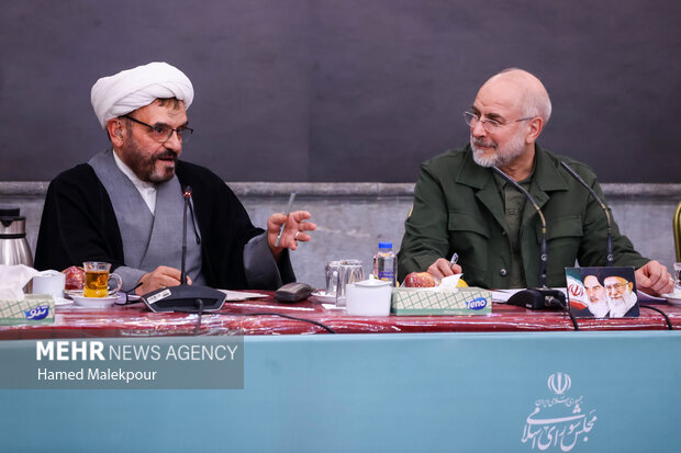 نشست صمیمانه رئیس مجلس با مدیران رسانه‌های کشور