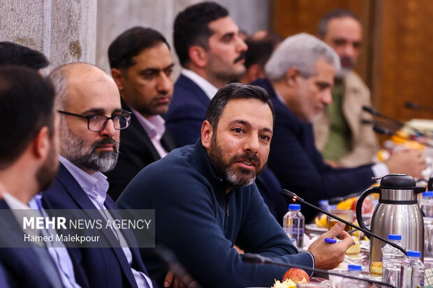 نشست صمیمانه رئیس مجلس با مدیران رسانه‌های کشور