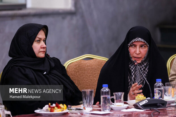 نشست صمیمانه رئیس مجلس با مدیران رسانه‌های کشور