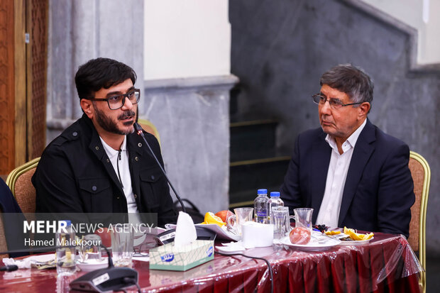 نشست صمیمانه رئیس مجلس با مدیران رسانه‌های کشور