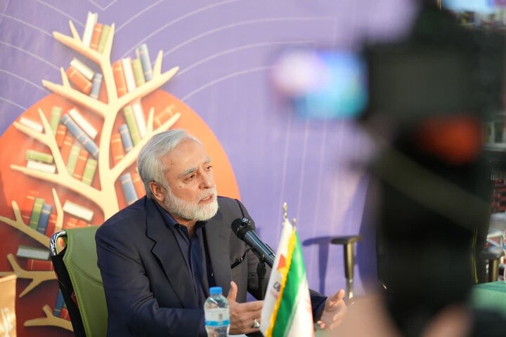 ماهنامه«دیپلماسی کتاب» رونمایی شد/ هدف ماهنامه فضای بازار جهانی کتاب