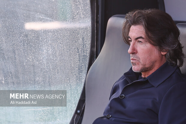 دیدار تیم ‌های فوتبال استقلال و فولاد خوزستان