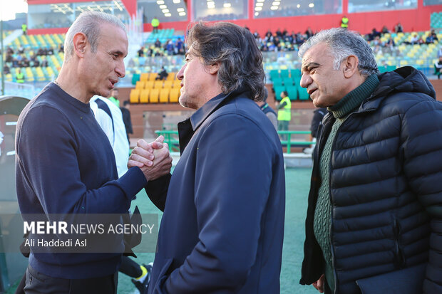 دیدار تیم ‌های فوتبال استقلال و فولاد خوزستان