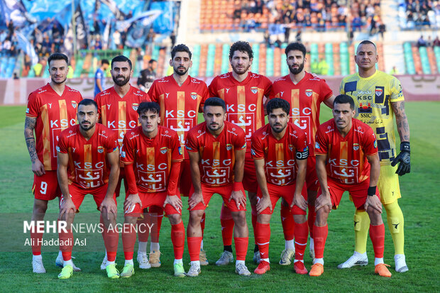 دیدار تیم ‌های فوتبال استقلال و فولاد خوزستان