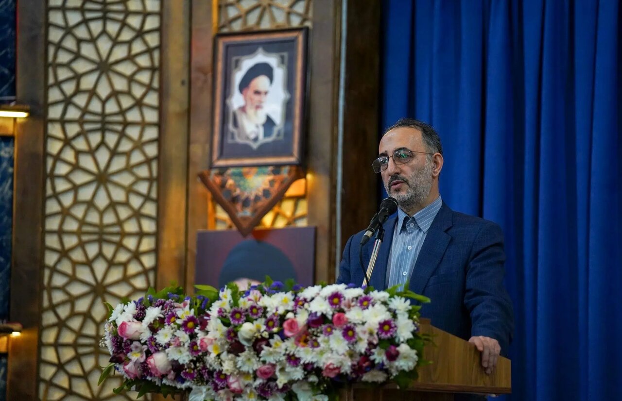 اسحاقی: کرسی‌های آزاداندیشی و حقوق هسته‌ای از مطالبات ثابت رهبری است