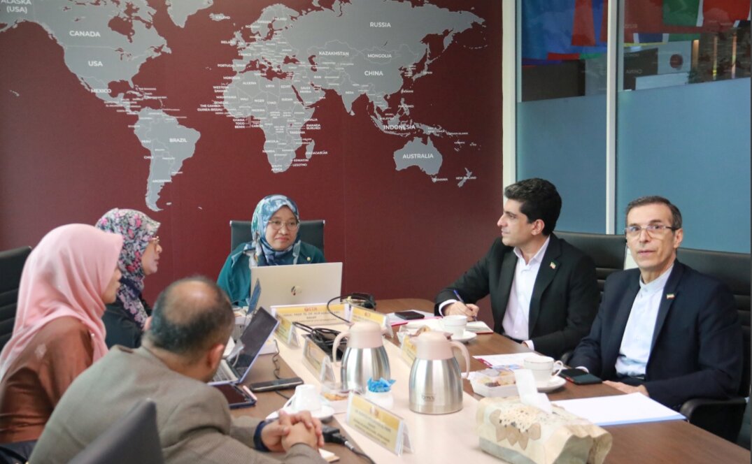 دانشگاه،توكل،الملل،پور،مشترك،علمي،دكتر،امور،رئيس