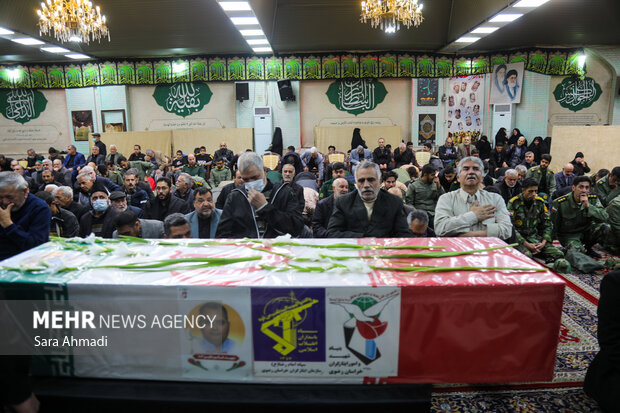 مراسم تشییع پیکر جانباز سرافراز «قاسم علیزاده» در مشهد