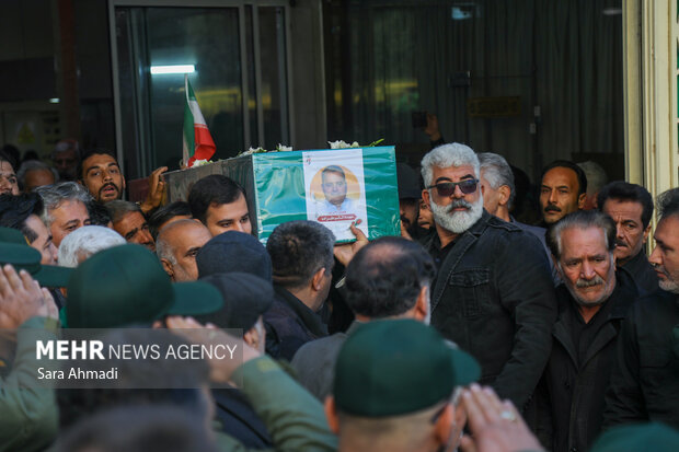 مراسم تشییع پیکر جانباز سرافراز «قاسم علیزاده» در مشهد