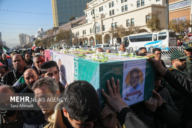 مراسم تشییع پیکر جانباز سرافراز «قاسم علیزاده» در مشهد