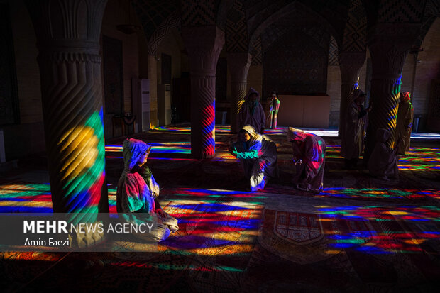 حضور گردشگران در مسجد نصیرالملک شیراز
