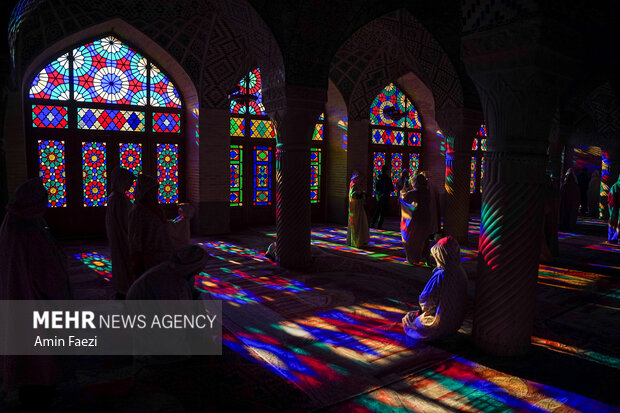 حضور گردشگران در مسجد نصیرالملک شیراز