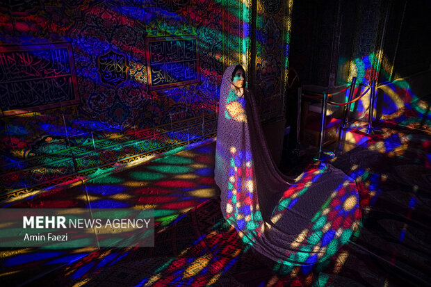 حضور گردشگران در مسجد نصیرالملک شیراز