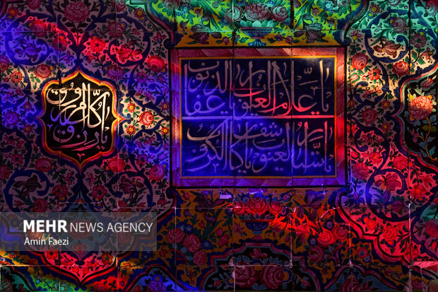 حضور گردشگران در مسجد نصیرالملک شیراز