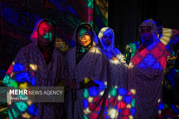 حضور گردشگران در مسجد نصیرالملک شیراز