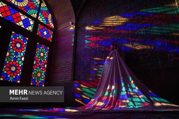 حضور گردشگران در مسجد نصیرالملک شیراز